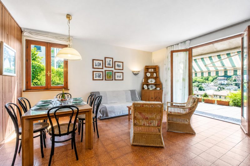 Appartamento Alessandra: Terrace and Lake View