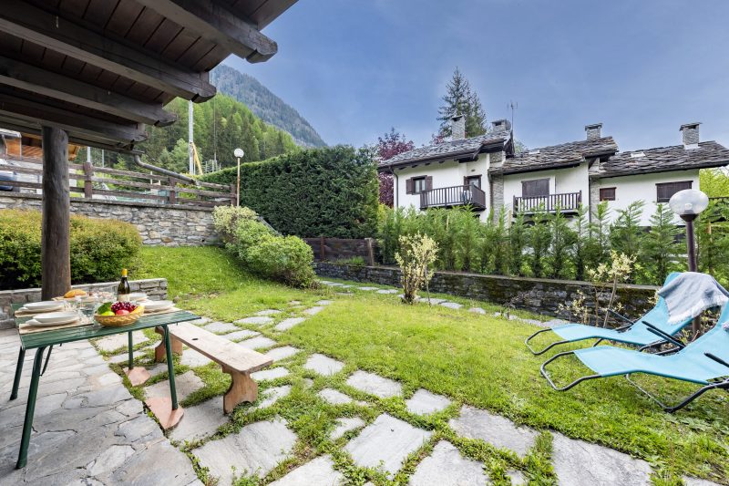 Charming Apart with Garden in Courmayeur
