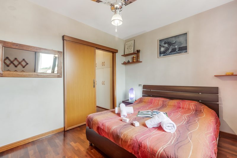 Angera Relax & Pool - Lake Maggiore Retreat