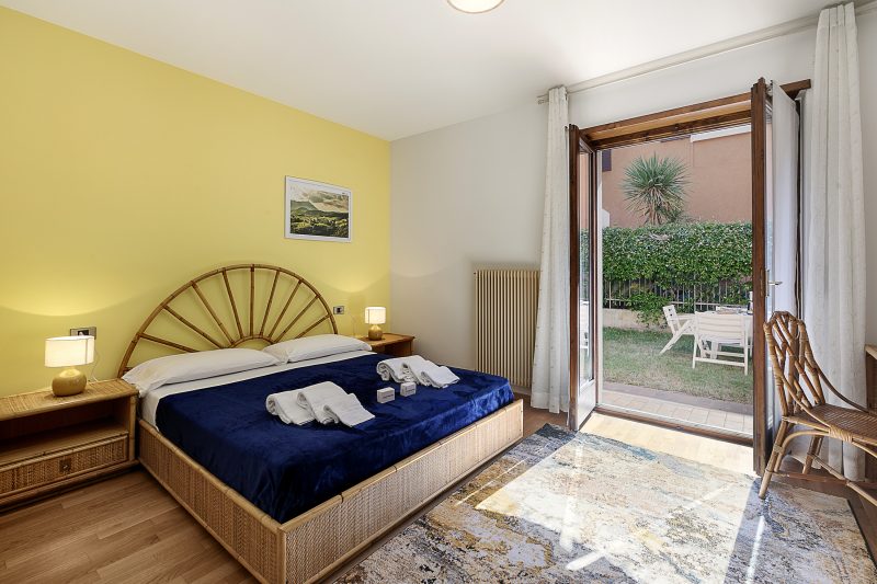 Il Giardino di Riva - Garden Apartment near the Lake