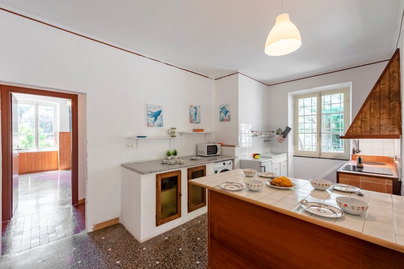 Basilico House In Mulinetti - 10min walk from Beaches
