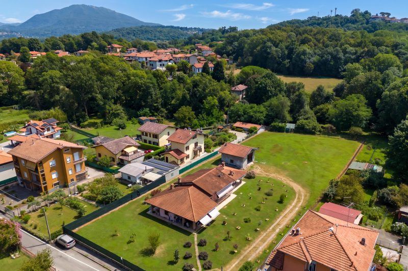 La Casa In Campagna: Rustic Retreat 800m from the Lake