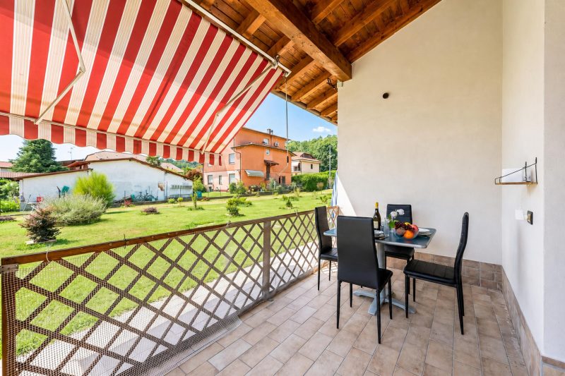 La Casa In Campagna: Rustic Retreat 800m from the Lake