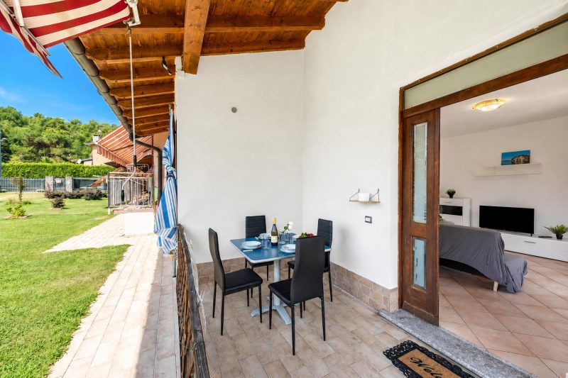 La Casa In Campagna: Rustic Retreat 800m from the Lake