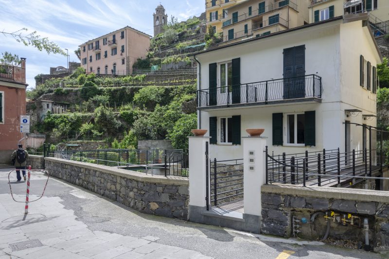 Balcony Apartment B Vernazza