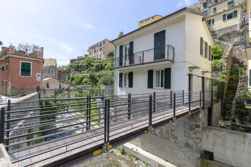 Balcony Apartment B Vernazza