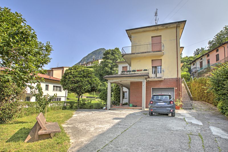 Diana & Mark family house