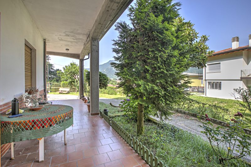 Diana & Mark family house