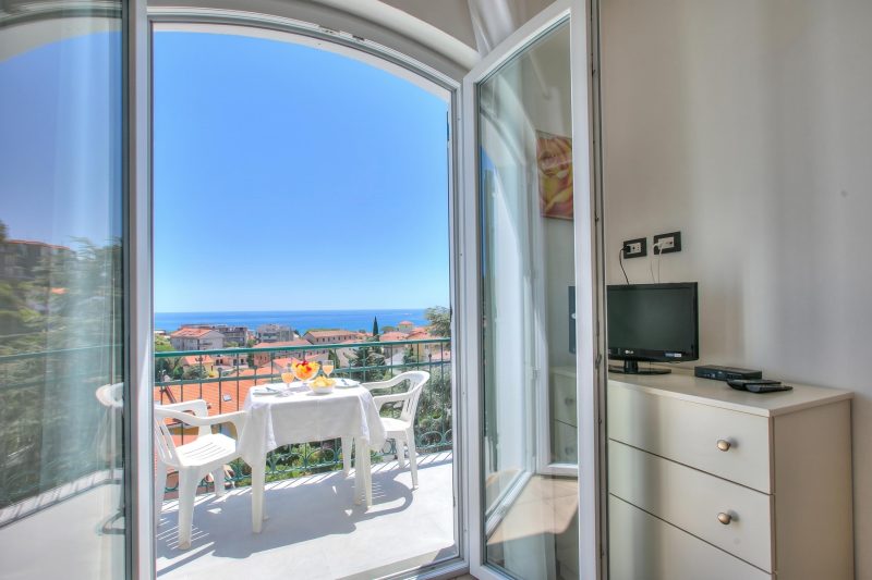 Seaview Pool Retreat - M18