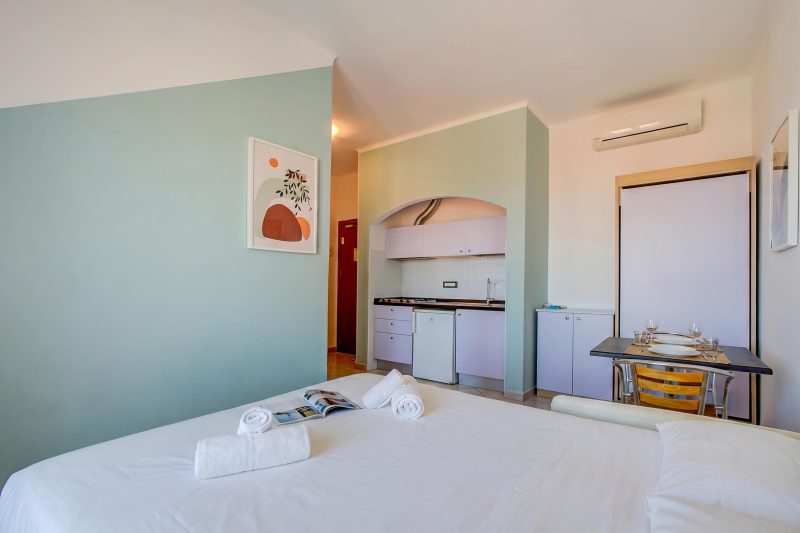 Seaview Pool Retreat - M7