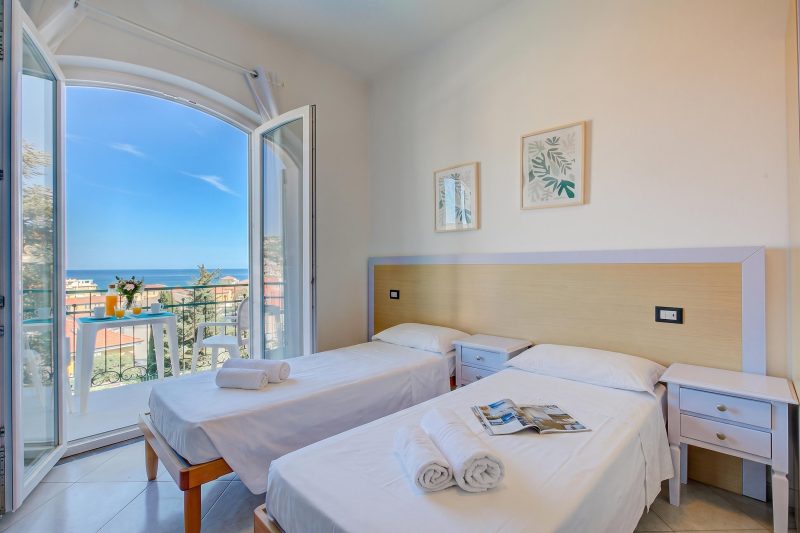 Seaview Pool Retreat - M8