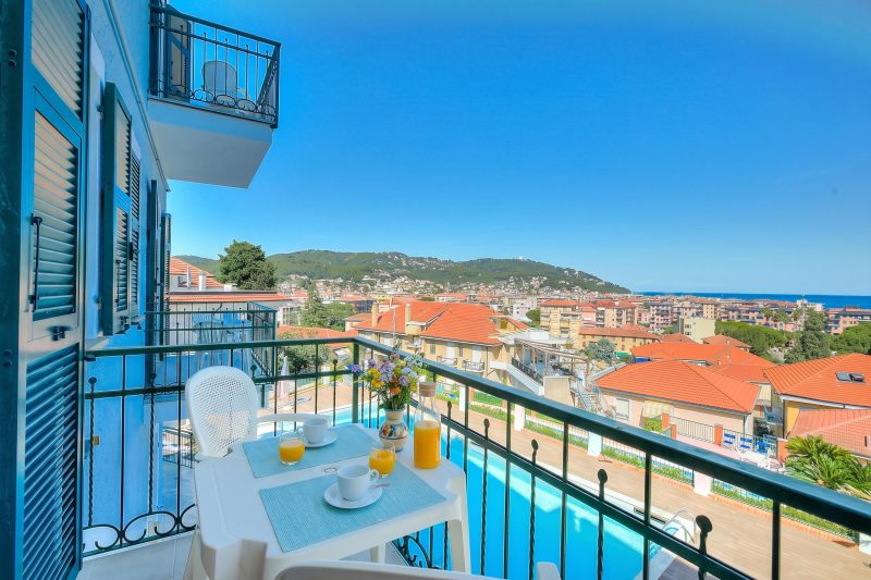 Seaview Pool Retreat - M8