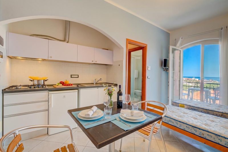 Seaview Pool Retreat - M8