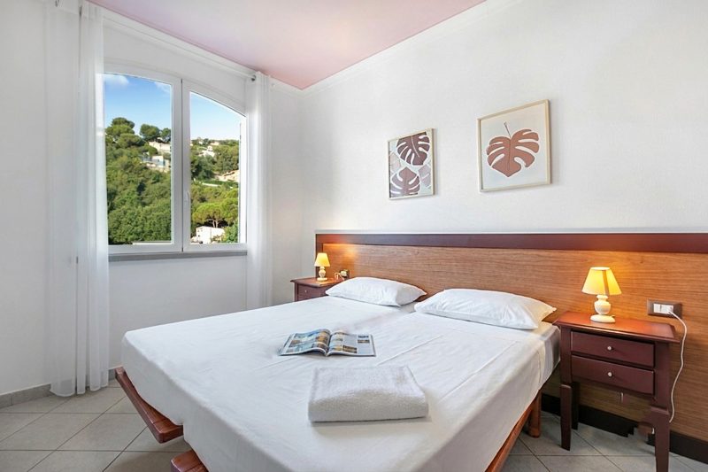 Seaview Pool Retreat - B25