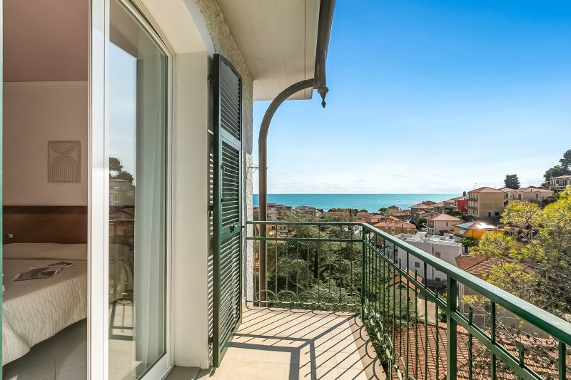 Seaview Pool Retreat - B24
