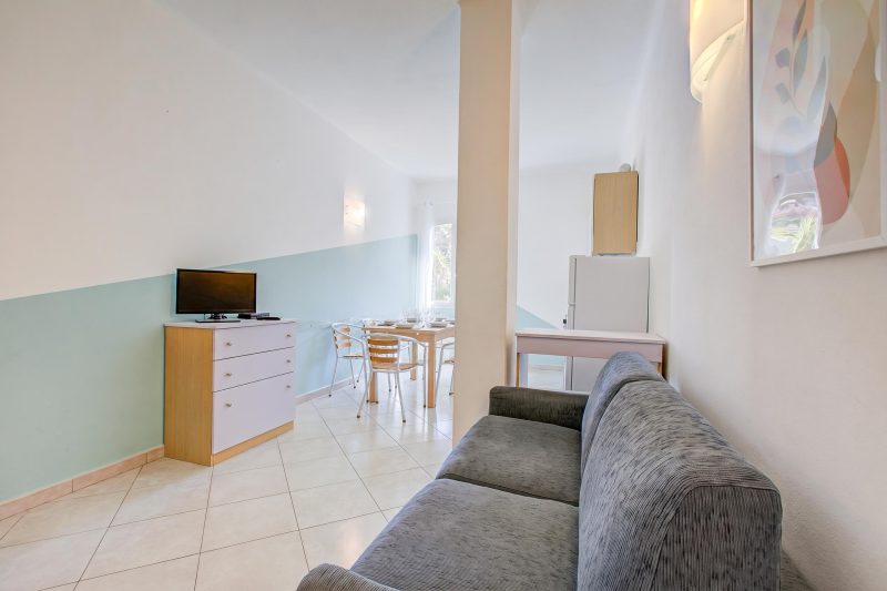 Seaview Pool Retreat - T12