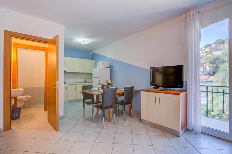 Seaview Pool Retreat - T26