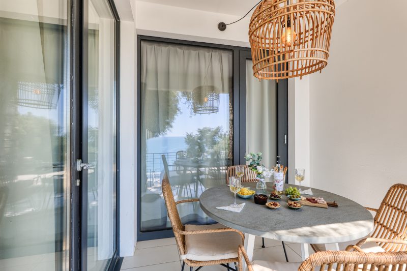 Boutique Pool Apt. Balzi Rossi - Roma 3