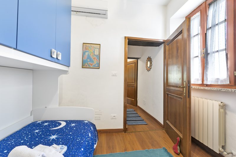 Apartment With Pool And Garden