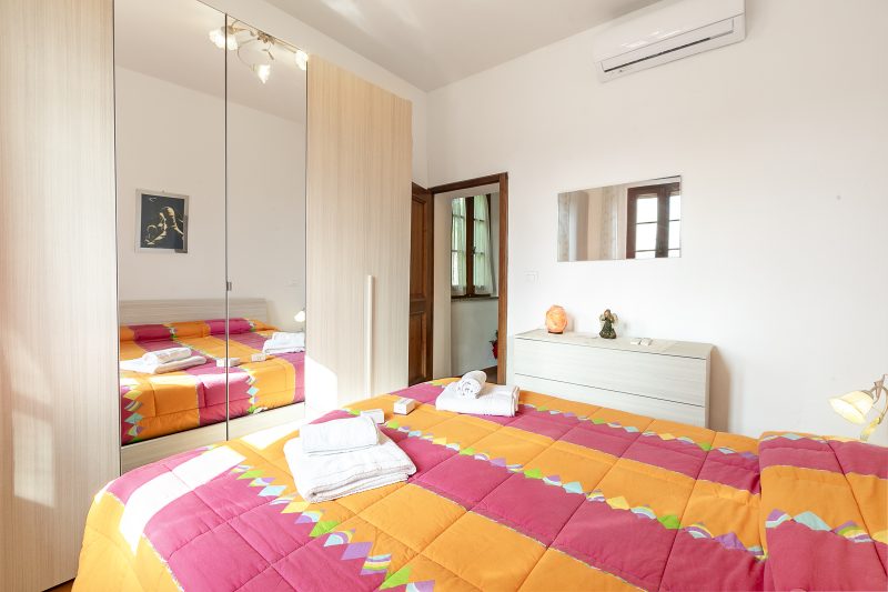Apartment With Pool And Garden