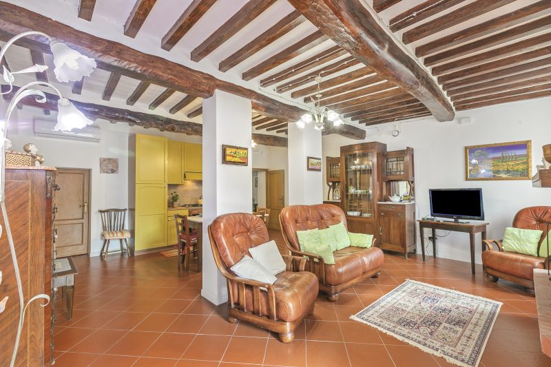 Apartment With Pool And Garden