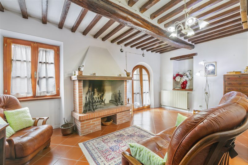 Apartment With Pool And Garden