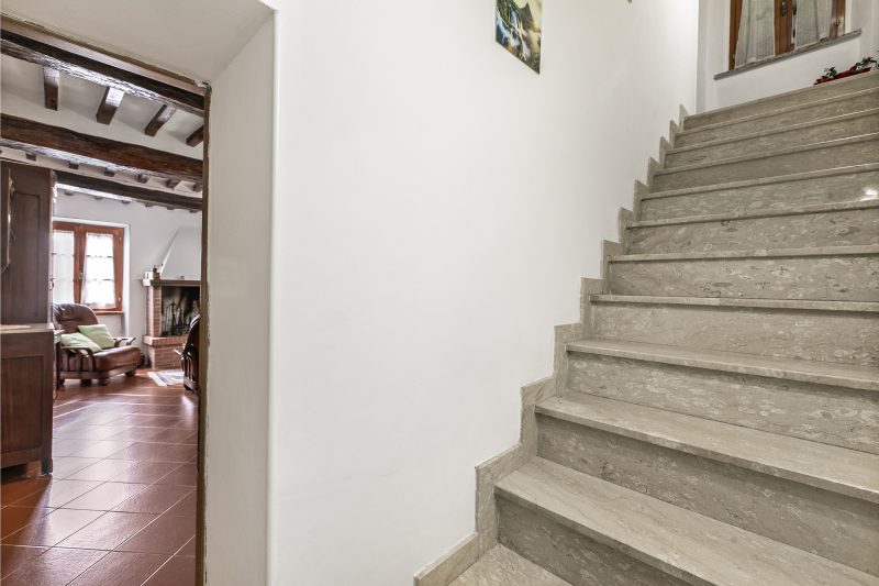 Apartment With Pool And Garden