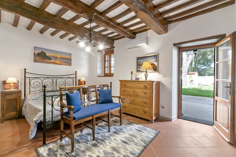 Studio With Pool And Garden