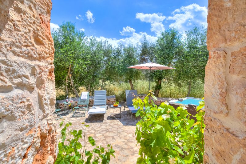 Dimora Tra Gli Ulivi With Private Jacuzzi