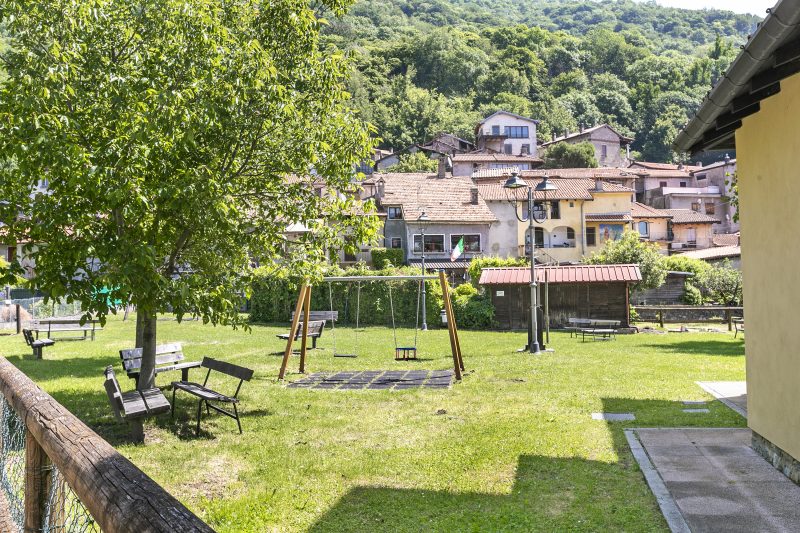 Viola Apartment Lake Maggiore Retreat w/ Private Garden & Parking