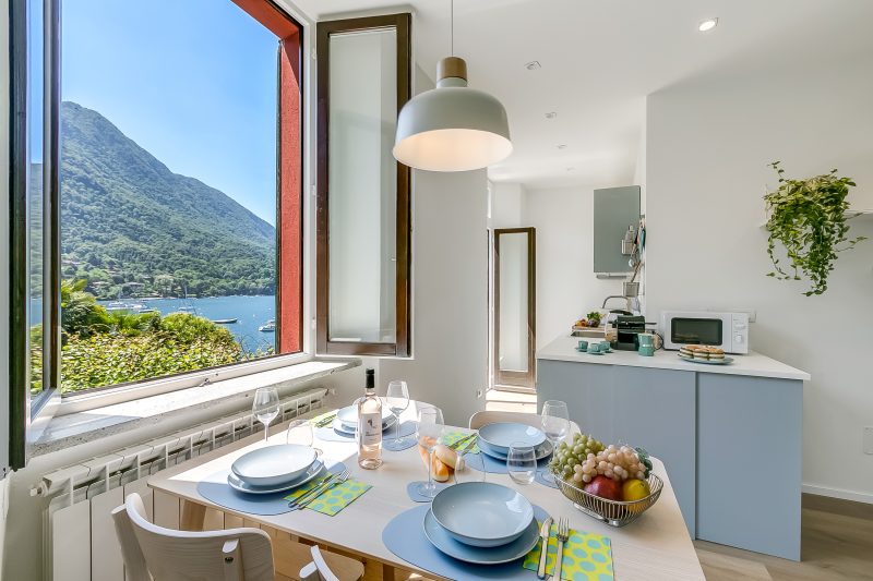 Il Porticciolo - Lake Front Panoramic Apartment