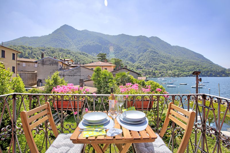 Il Porticciolo - Lake Front Panoramic Apartment
