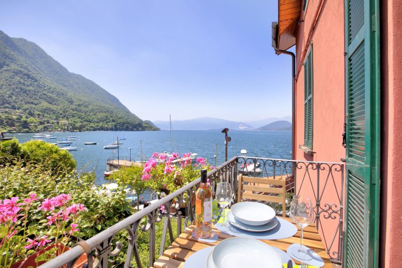 Il Porticciolo - Lake Front Panoramic Apartment