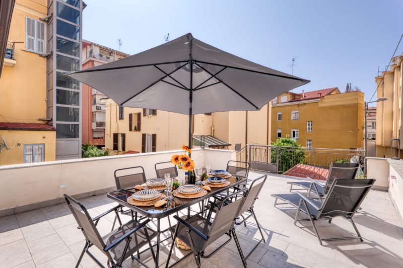 Casa del Geco with Terrace and Parking
