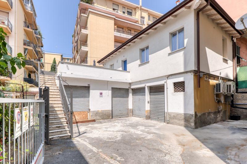 Casa del Geco with Terrace and Parking