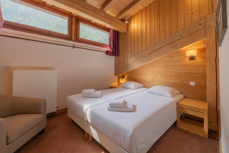 l'Ours Bleu A35 Ski-In at Vallorcine| Shared Pool, Gym & Wellness