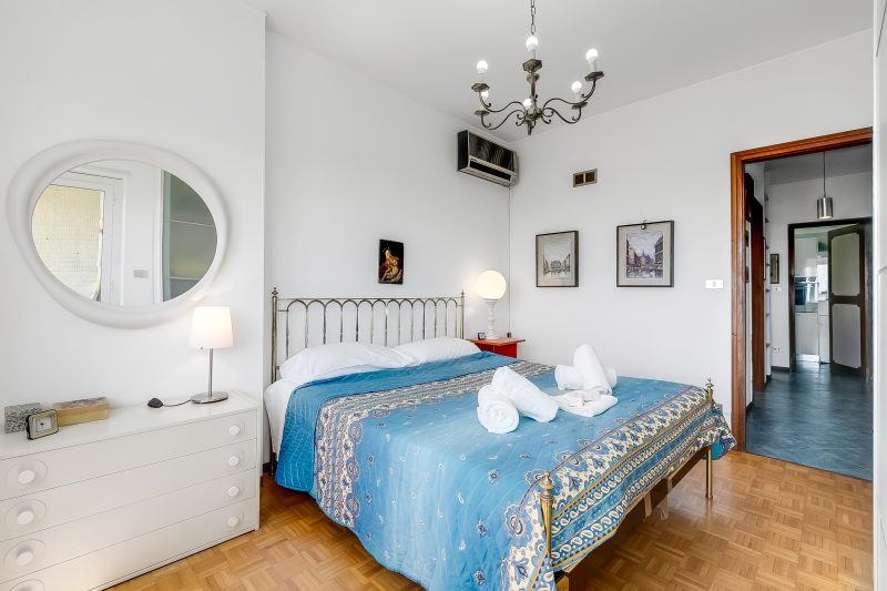 Owl House, Sea-View Terrace Apt in Sanremo