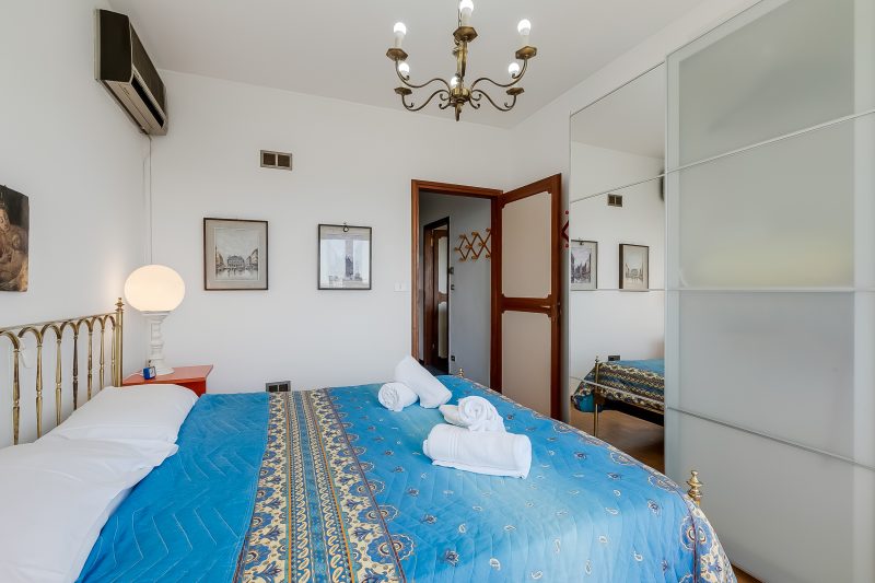 Owl House, Sea-View Terrace Apt in Sanremo