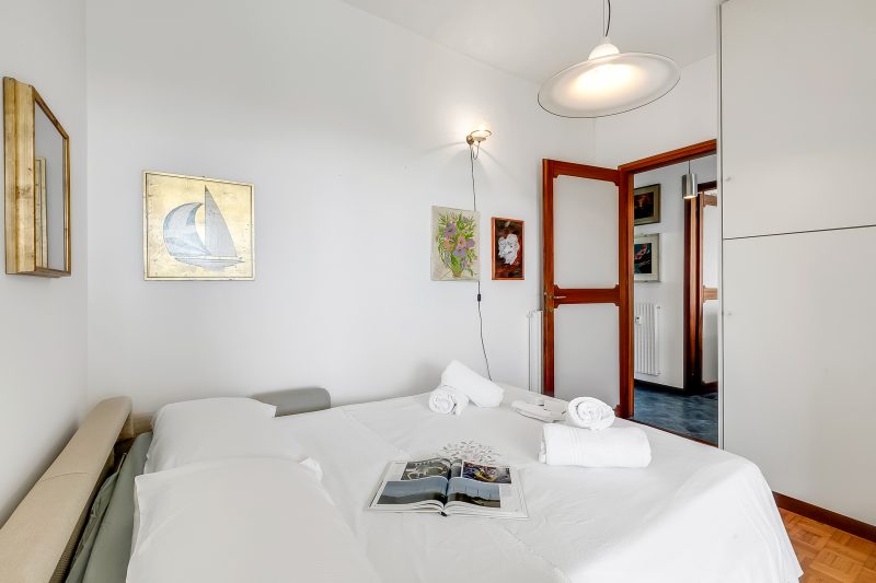 Owl House, Sea-View Terrace Apt in Sanremo