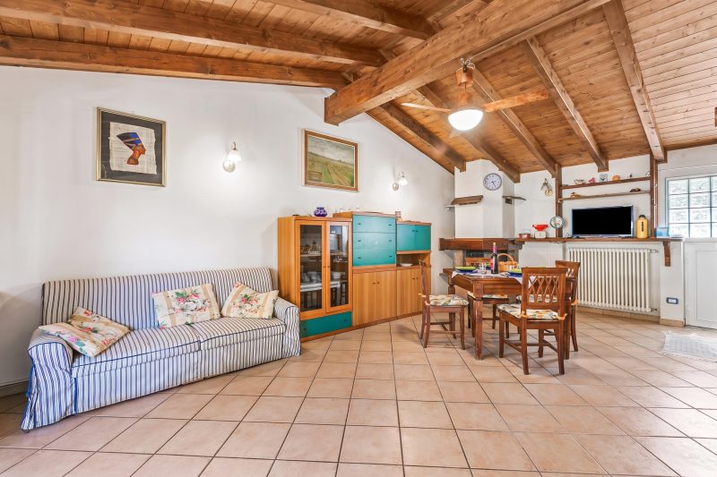 Casa Rolè, Lake Maggiore Patio House w/ BBQ