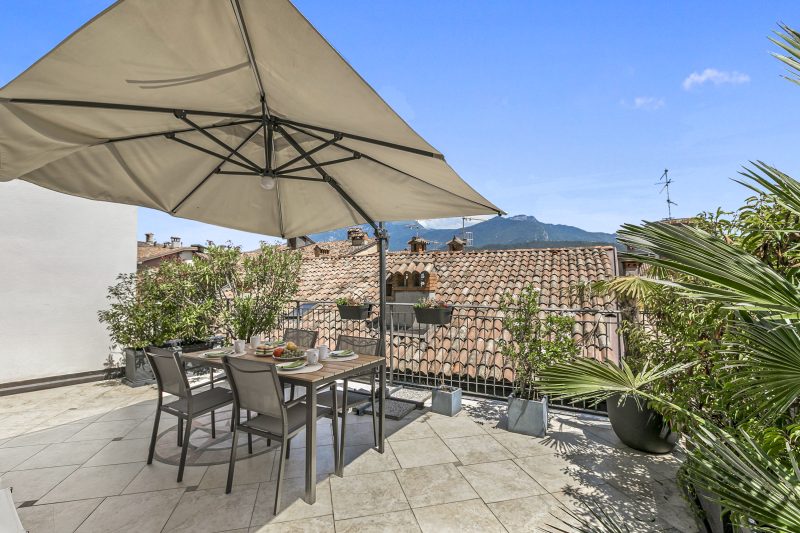 Riva's Rooftop Retreat