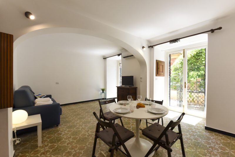 Maisonette Apartment with Outdoor Dining