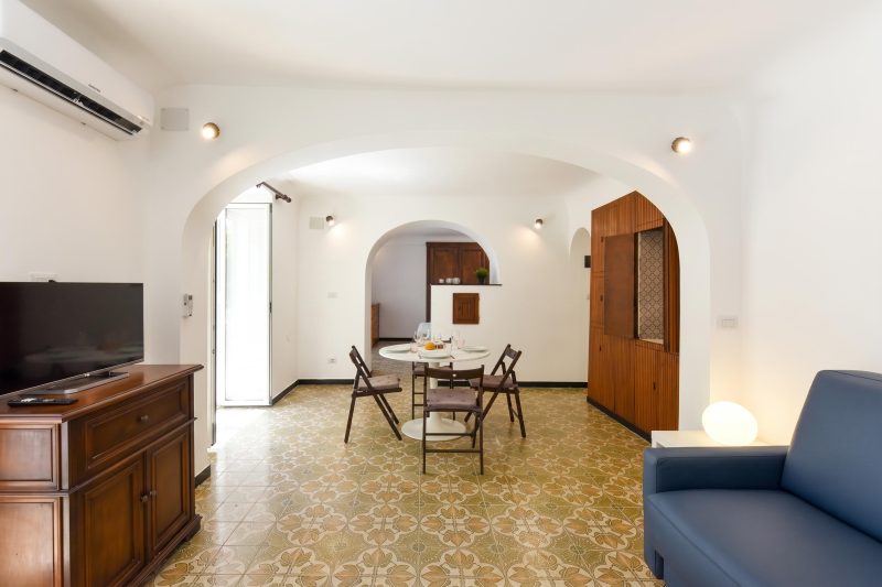 Maisonette Apartment with Outdoor Dining