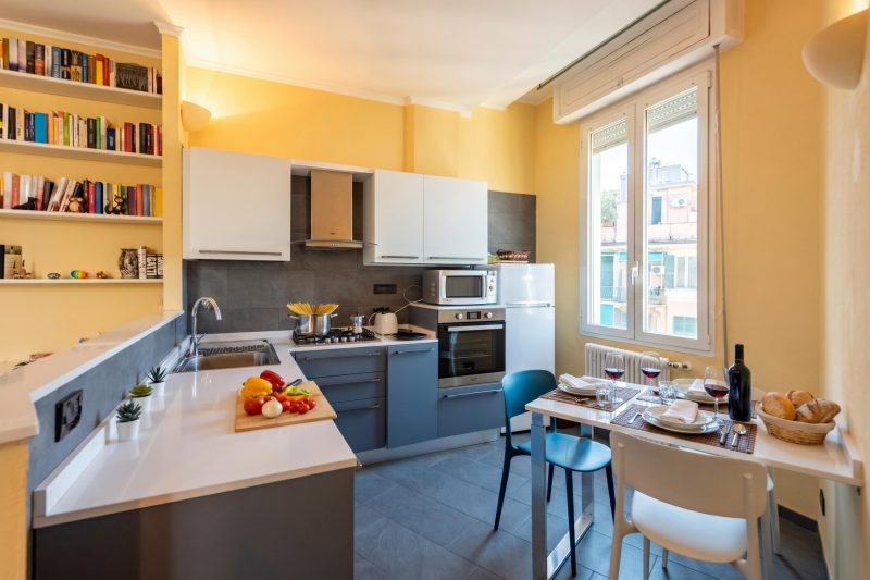 Lovely Apartment with Balcony Via Nizza