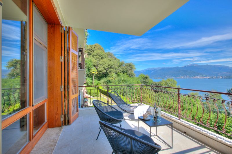 Mon Reve - Lake View Terrace and Pool