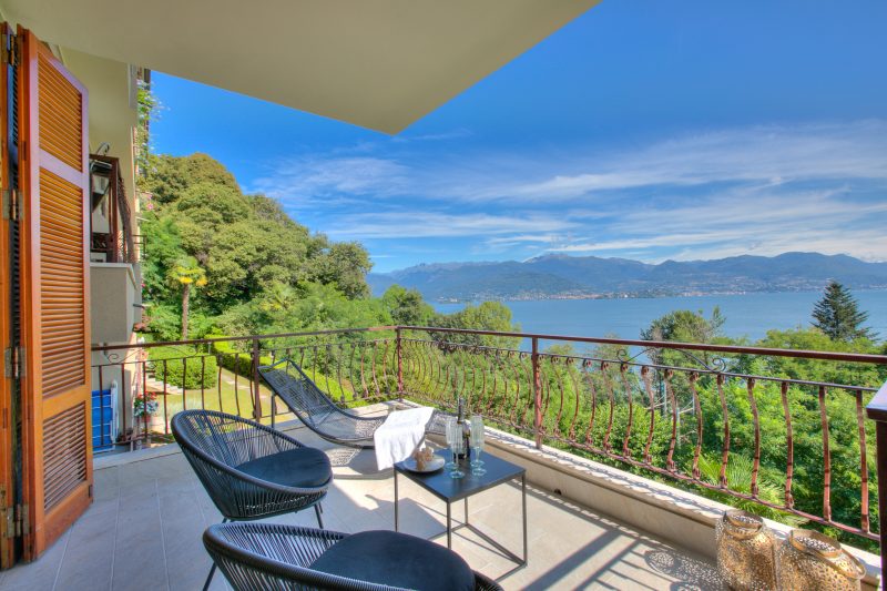 Mon Reve - Lake View Terrace and Pool