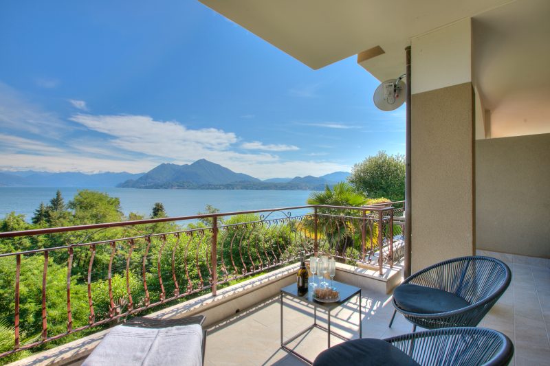 Mon Reve - Lake View Terrace and Pool