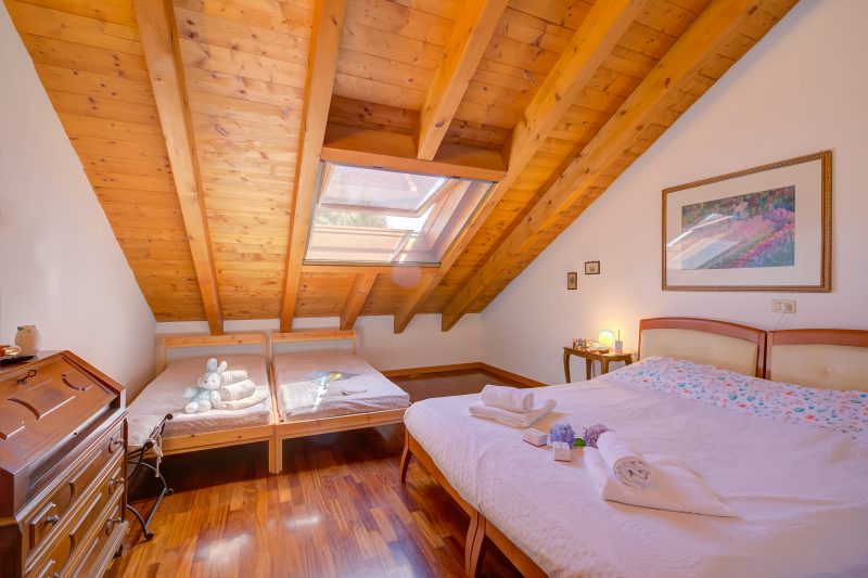 The Green Emerald Family Retreat with Private Garden