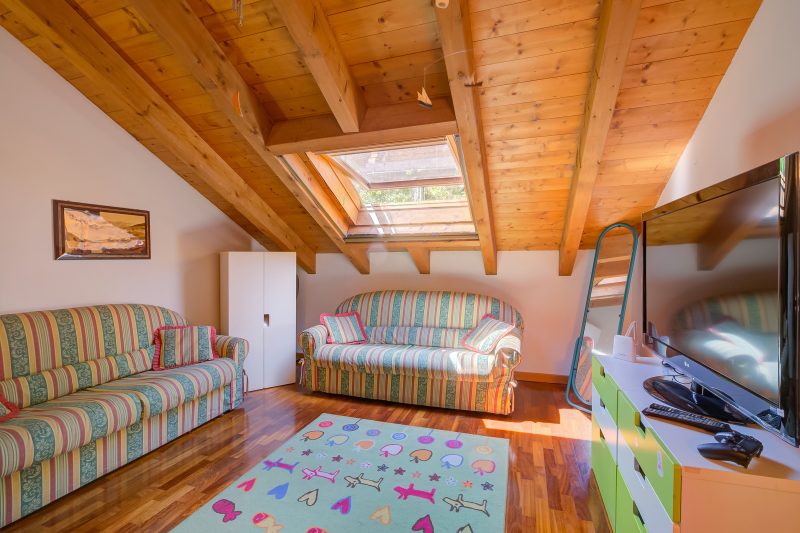 The Green Emerald Family Retreat with Private Garden