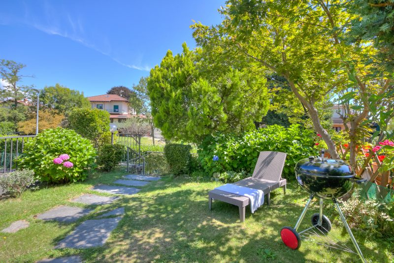 The Green Emerald Family Retreat with Private Garden